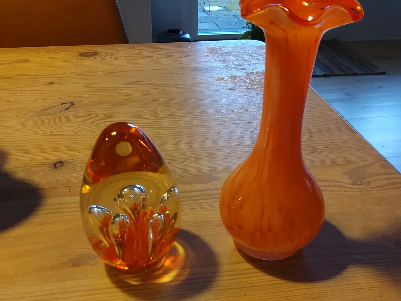 Billede 5 - Brevpresser og vase I glas 