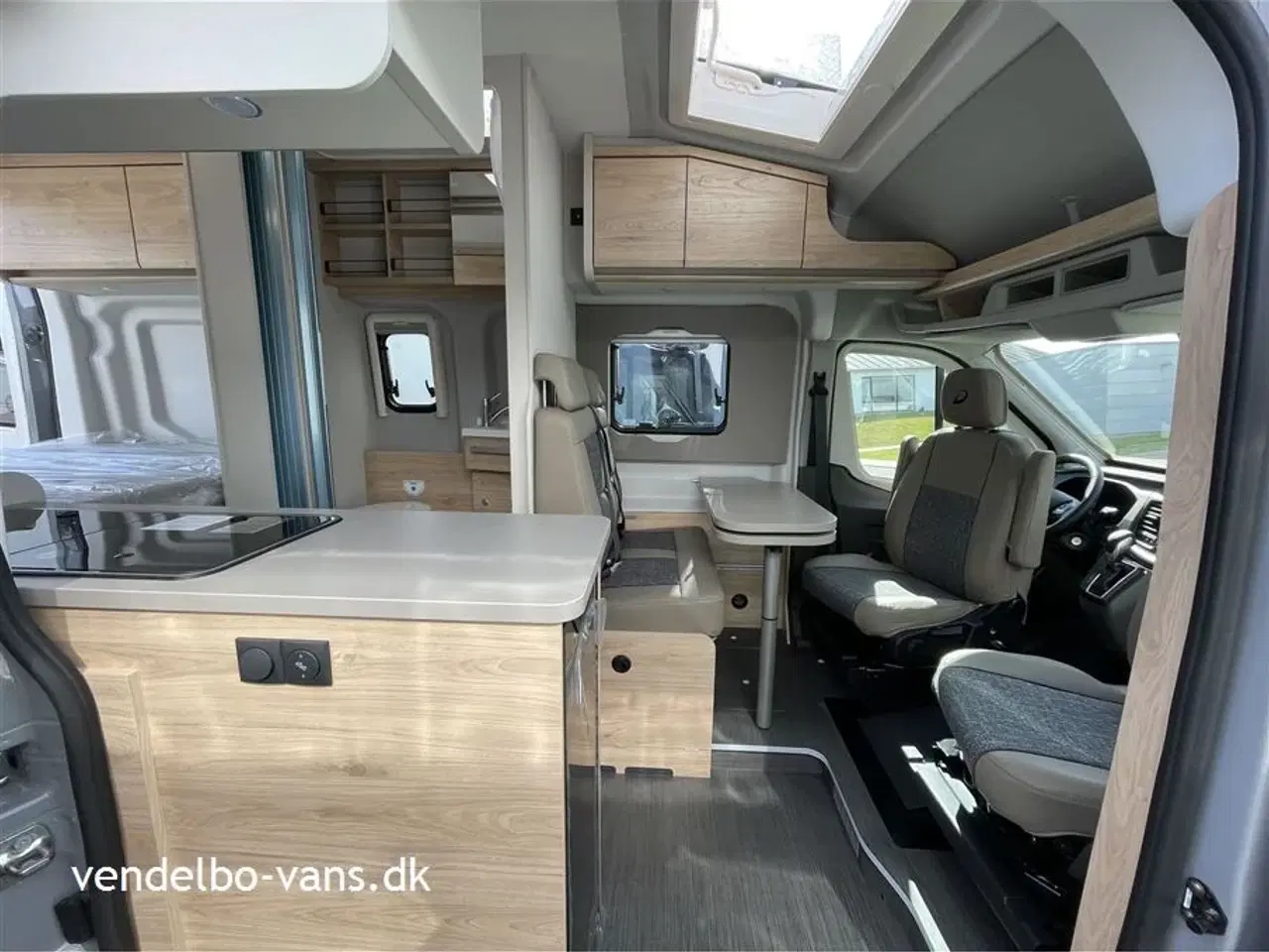 Billede 4 - 2024 - Dethleffs Globetrail CVD 590 DK   Dethleffs korte Camper Van - Globetrail Classic markerer begyndersegmentet med høj kvalitet