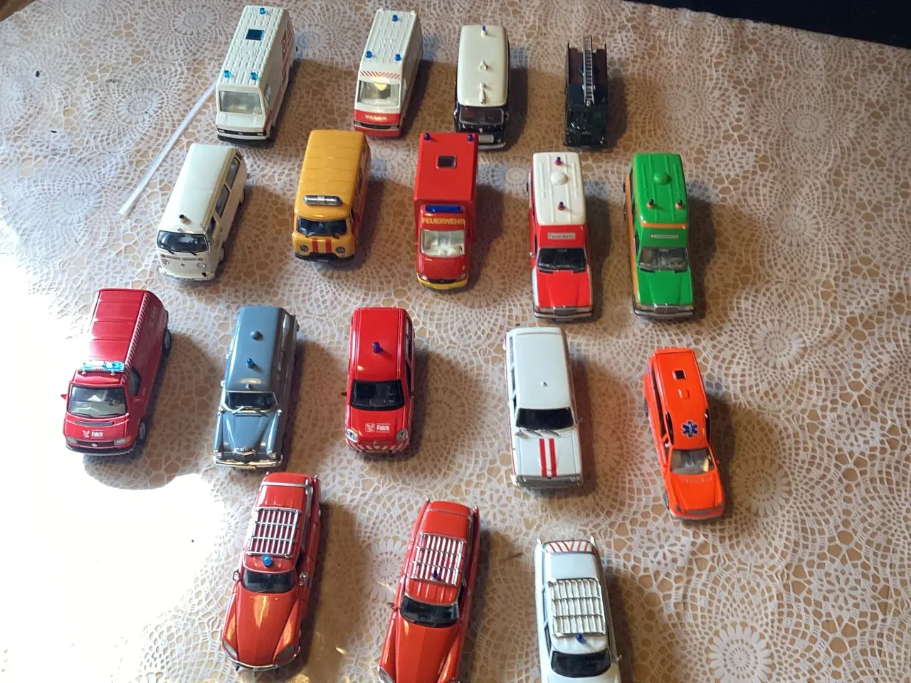 Billede 1 - Masser af udrykningskøretøjer 