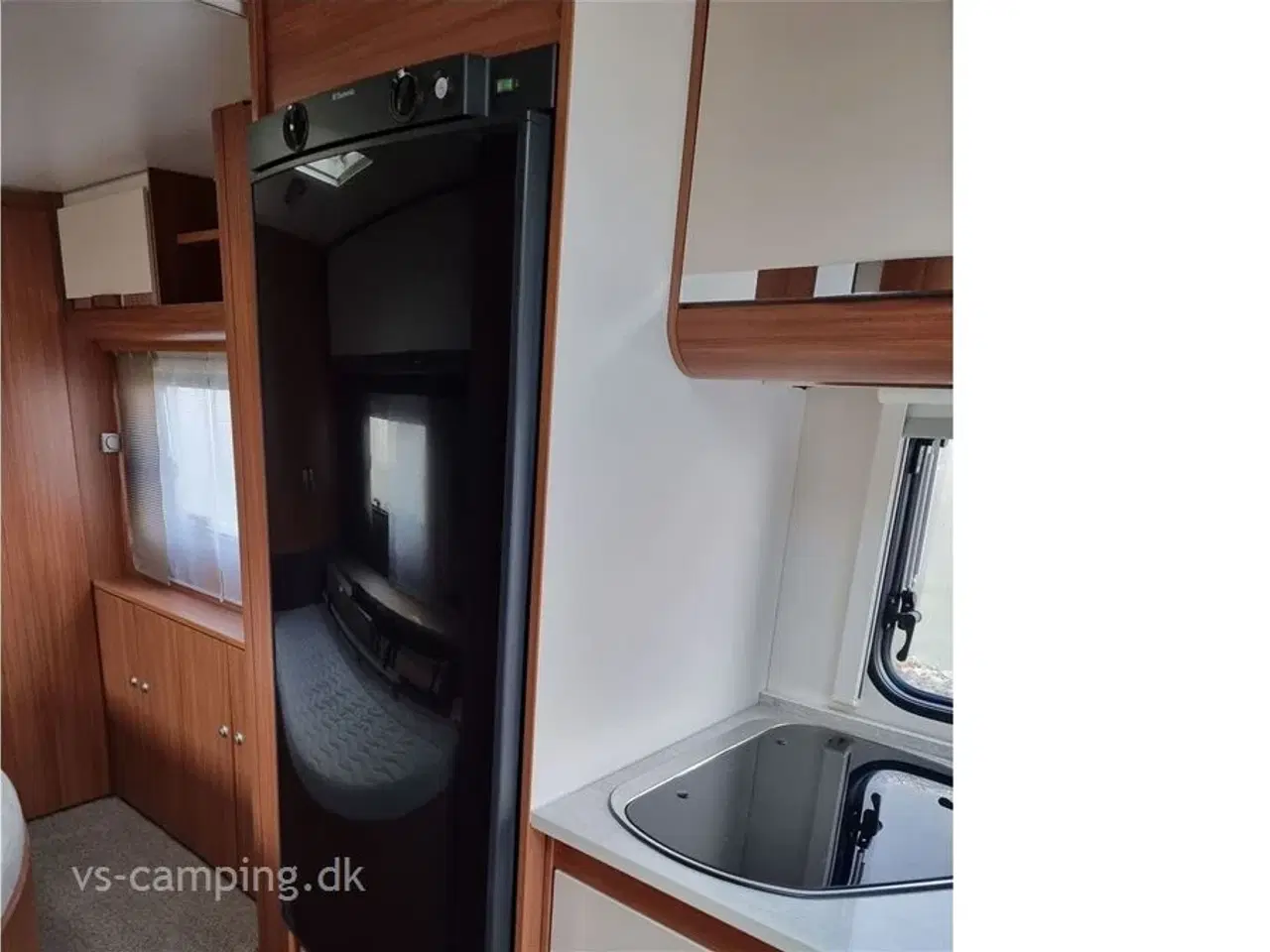 Billede 7 - 2014 - Adria Adora 643 UT LÆKKER RUMMELIG CAMPINGVOGN MED ALDEVARME, RUNDSIDDEGRUPPE, FRANSK SENG OG STORT BADEVÆRELSE