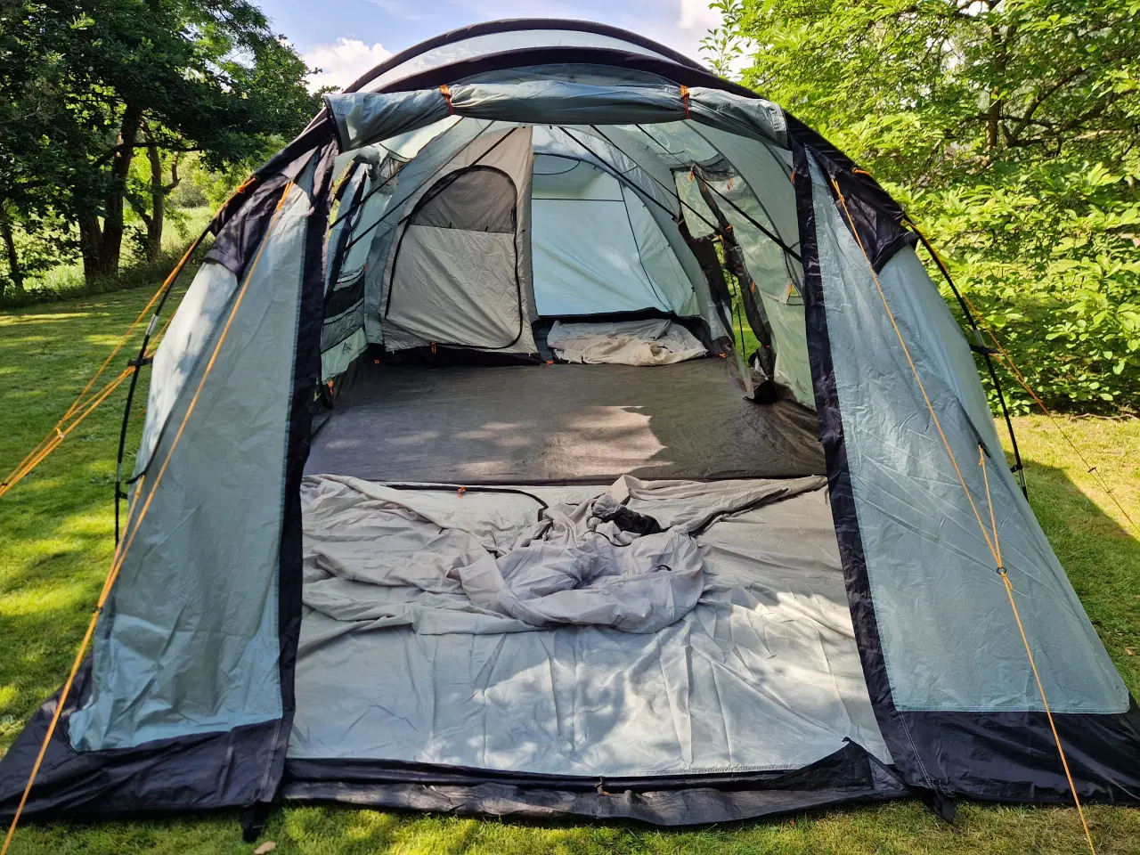 Billede 1 - UDLEJES - Campingpakke m. 8-12 pers. telt