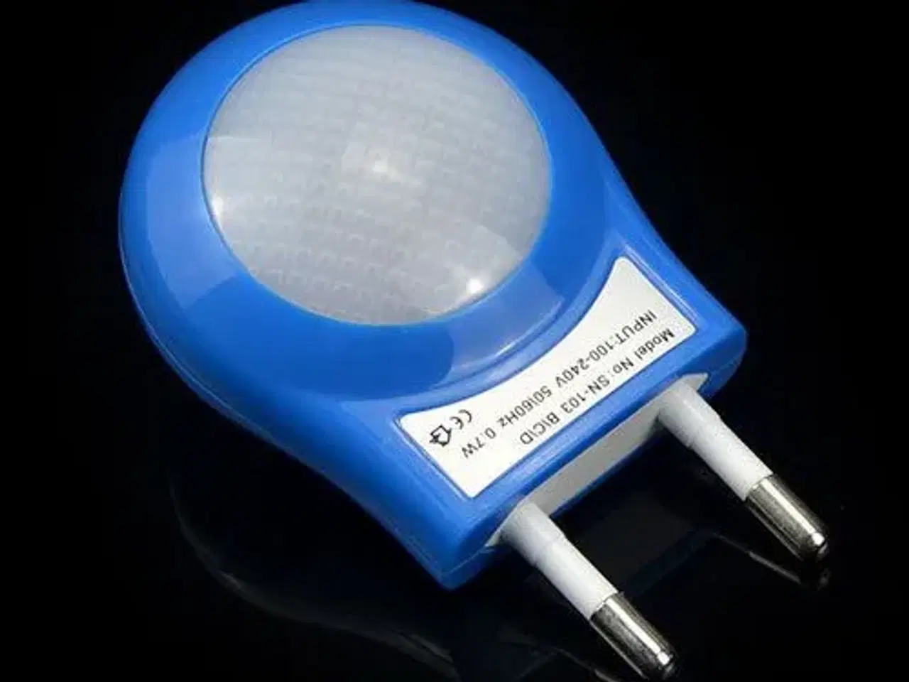 Billede 3 - LED natlampe - Lys op/ned