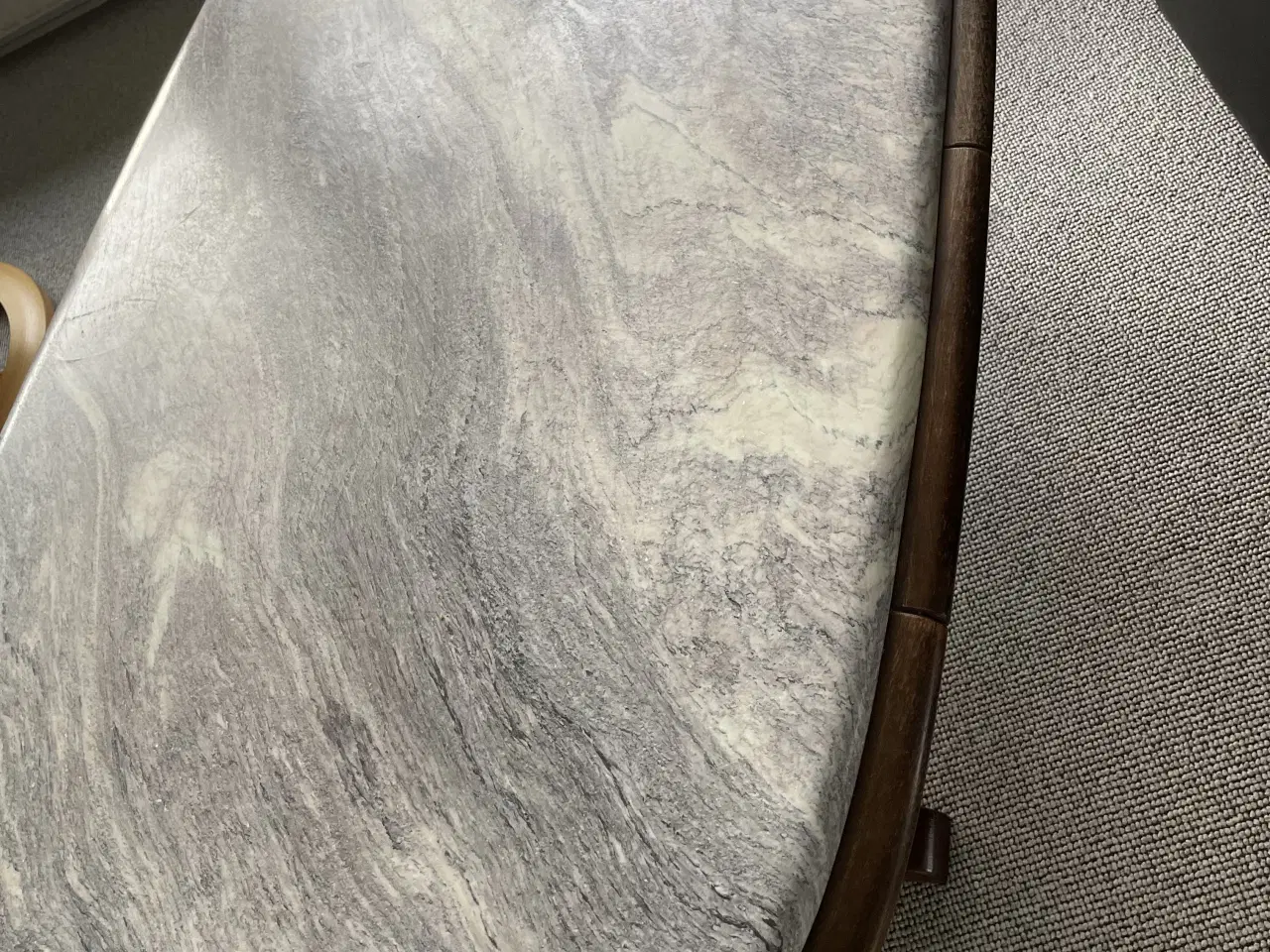 Billede 2 - Mørkbejset bøgetræ med marmorplade 