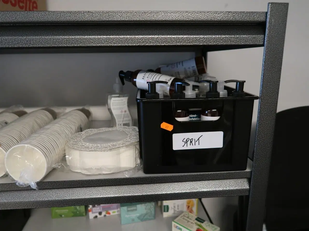 Billede 2 - Kaffe, te, minimælk til kaffe, div. Køkkenservice m.m.