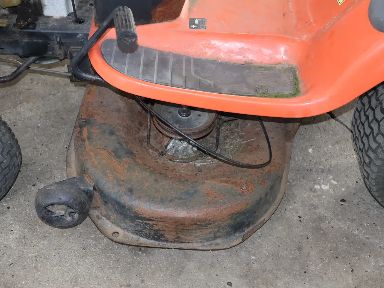 Billede 9 - Husqvarna LTH152 havetraktor m/15hk Köhler motor