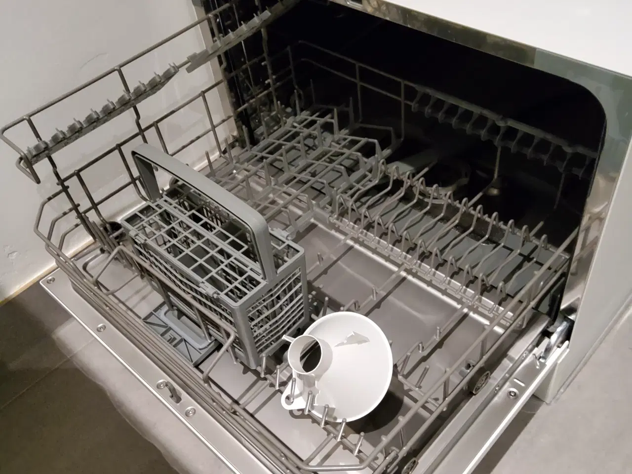 Billede 3 - Electrolux ESF2400OW bordopvaskemaskine