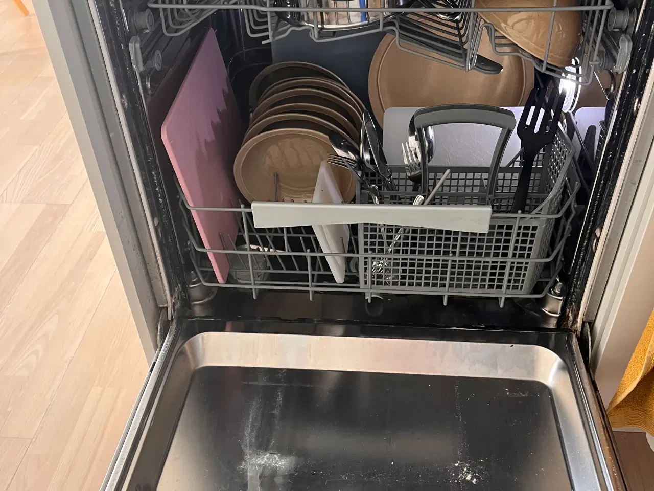 Billede 2 - Kølefryseskab og opvaskemaskine 