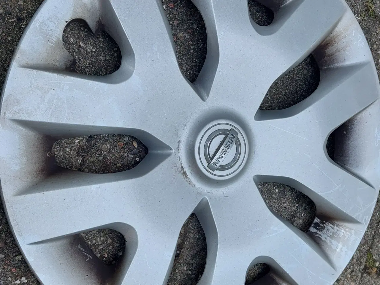 Billede 3 - Nissan hjulkapsler