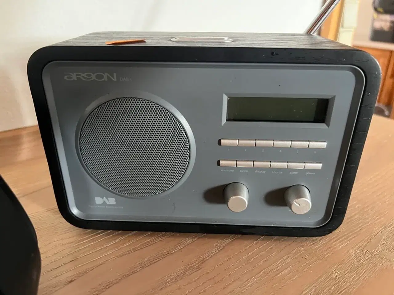 Billede 2 - DAB radio samt div. pynteartikler (se billeder)