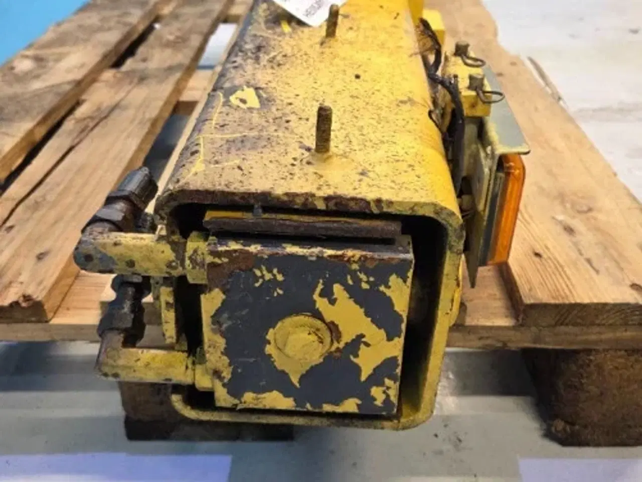 Billede 15 - New Holland LB115B Støtteben L. 87376353