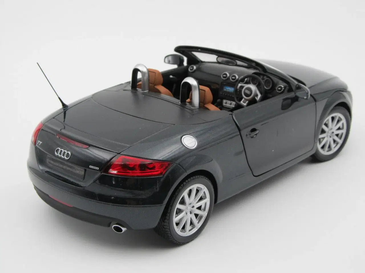 Billede 3 - 2007 Audi TT Roadster 1:18  Super god kv