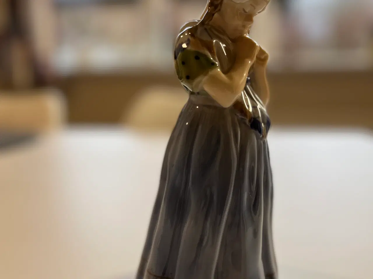 Billede 2 - Bornholmerpige stående figur