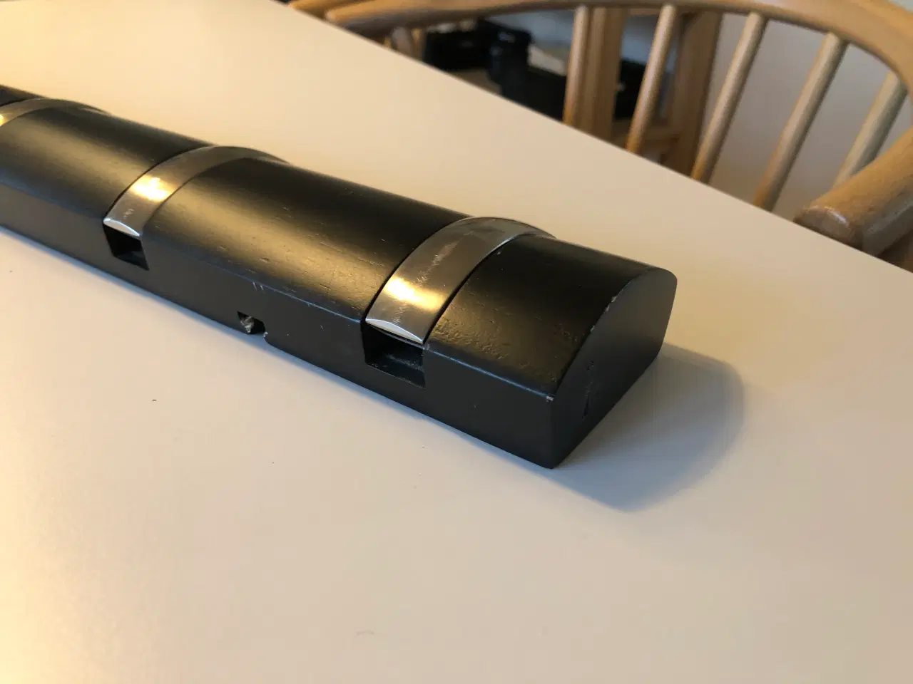 Billede 9 - Knagerække i sort og børstet stål med 6 knager