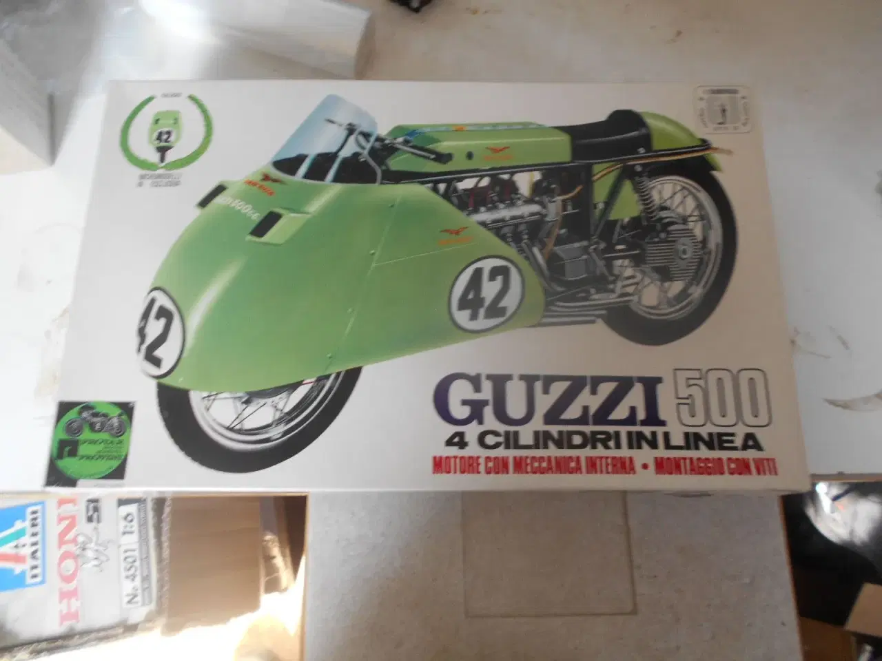 Billede 1 - Protar 1/9 Moto Guzzi 4cyl. Modelmotorcykel N.127