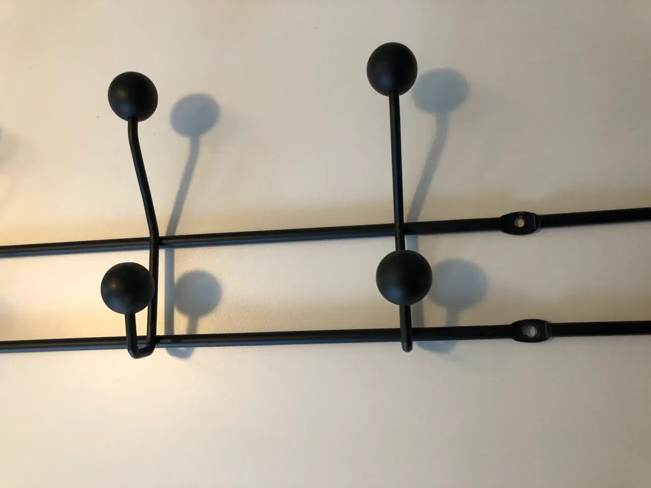 Billede 3 - Knagerække i sort