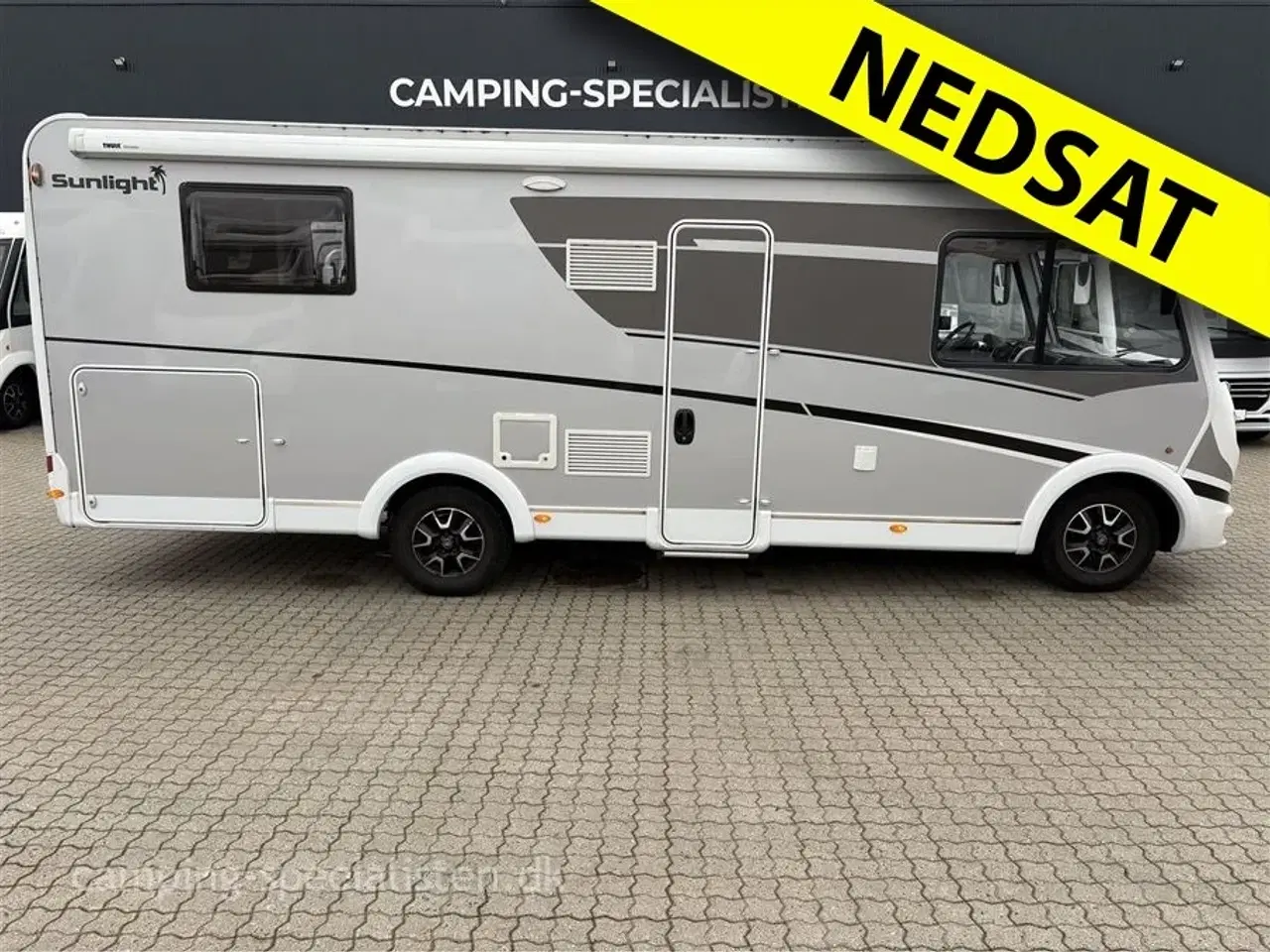 Billede 1 - 2019 - SunLight I 69 L Activ Automatgear   SunLight T 69 L 2019 - helintegreret autocamper med queensbed - Se den nu hos Camping-Specialisten.dk