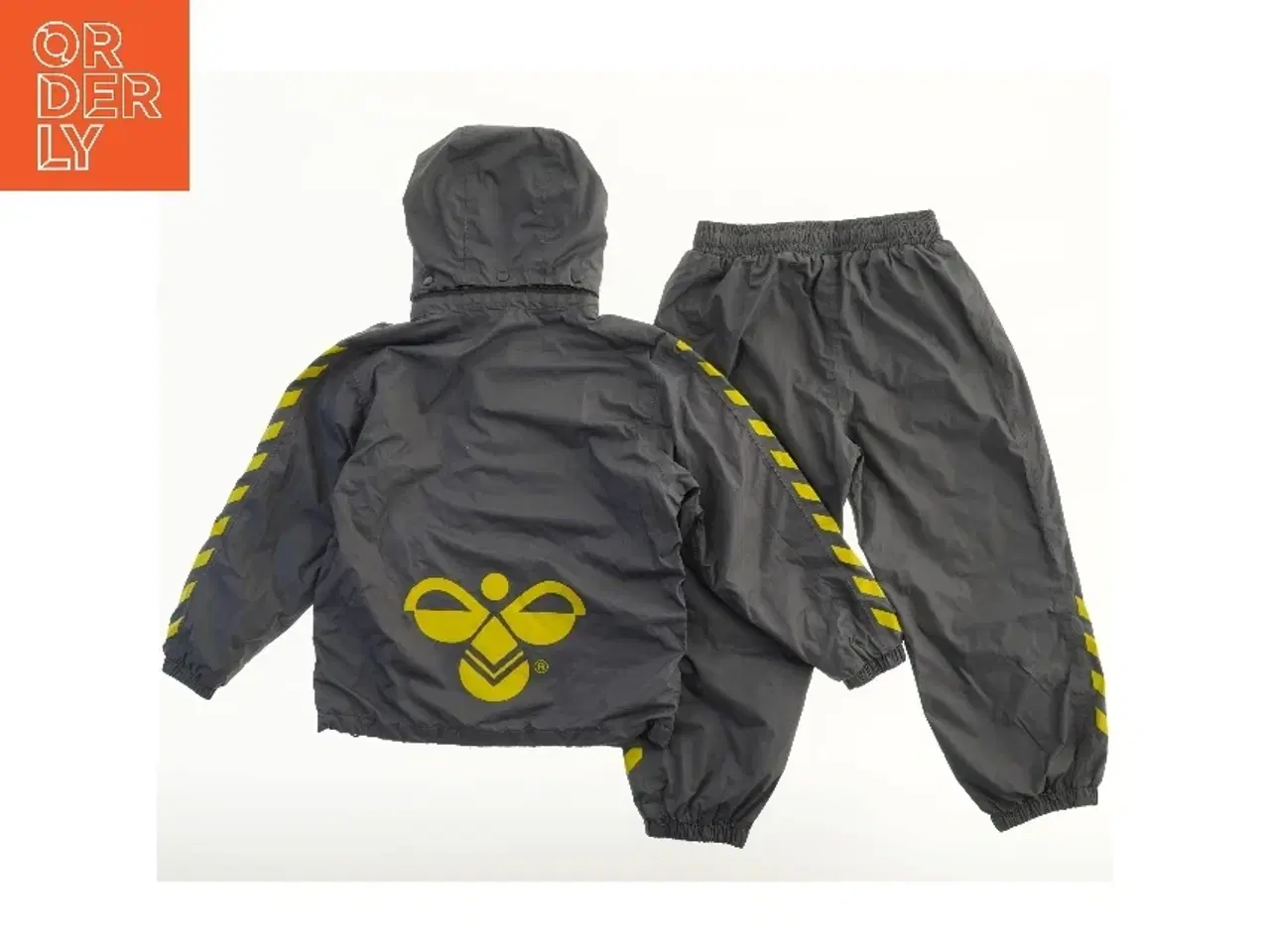 Billede 2 - Regnsæt med jakke og bukser fra Hummel (str. 110)