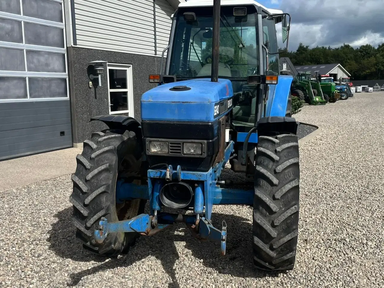 Billede 9 - New Holland 8240 SLE  Med frontlift og frontPTO