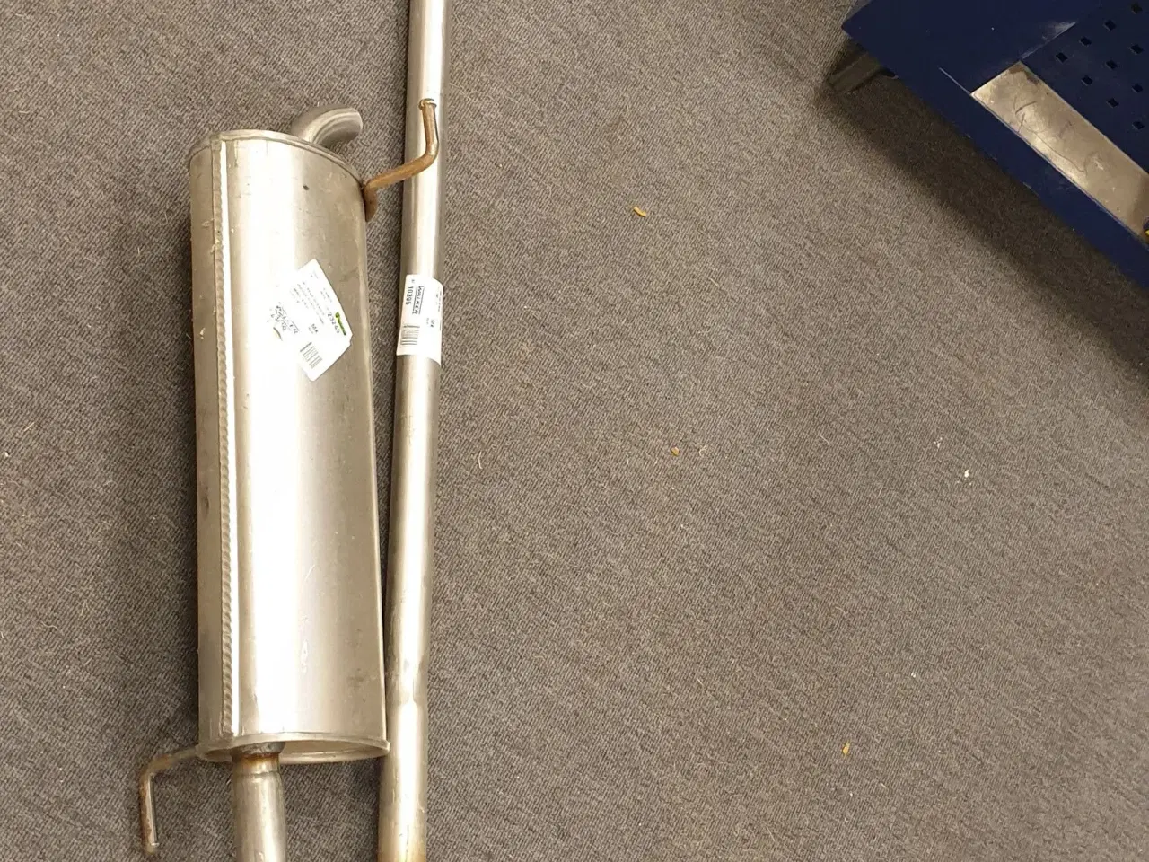 Billede 2 - Komplet udstødning. 