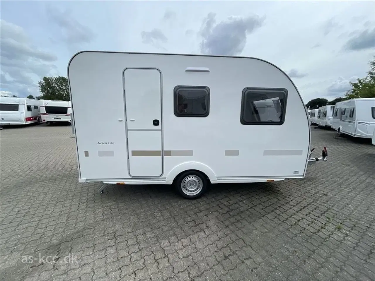 Billede 2 - 2025 - Adria Aviva Lite 360 DK   Adria Aviva 360 DK Lite årg..2005 4 sovepladser, 4 siddepladser. Egenvægt 720 totalvægt 1000 kg. Ren el 12/230 V