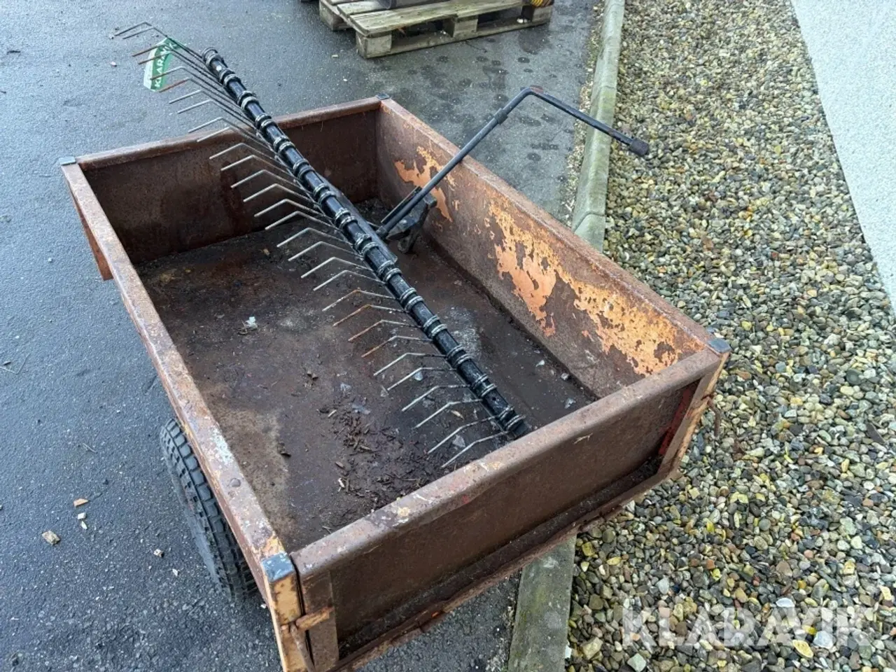 Billede 4 - Havevogn og rive