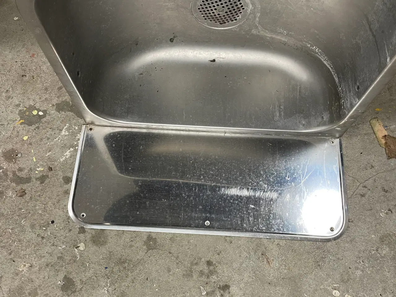 Billede 2 - Udslagsvask med stænkplade.