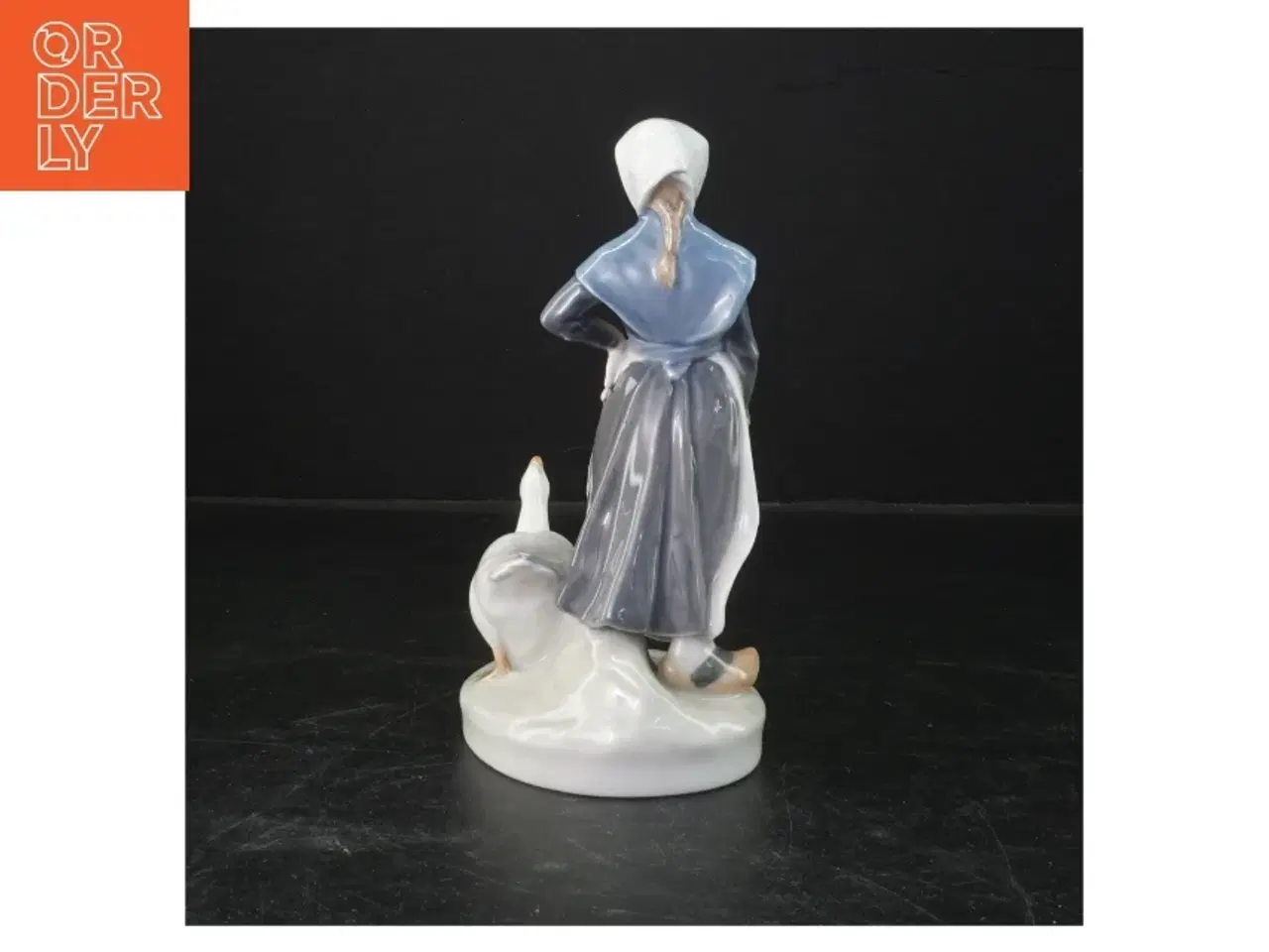 Billede 3 - Porcelænsfigur af kvinde med gås fra Royal Copenhagen (str. 19 cm)