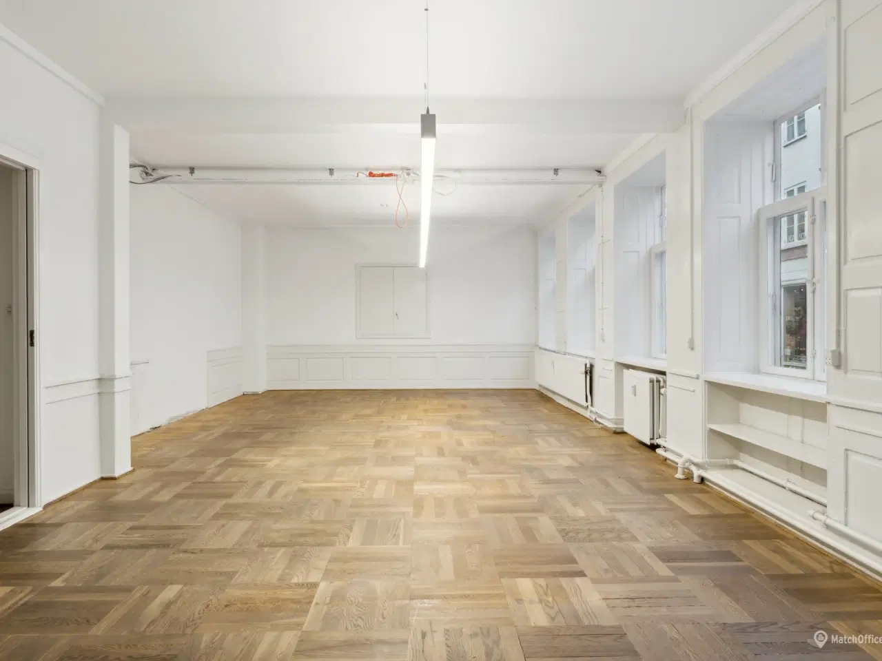 Billede 3 - To ejerlejlighder til butik eller restaurant/café til salg - Kombineret høj underetage og stue