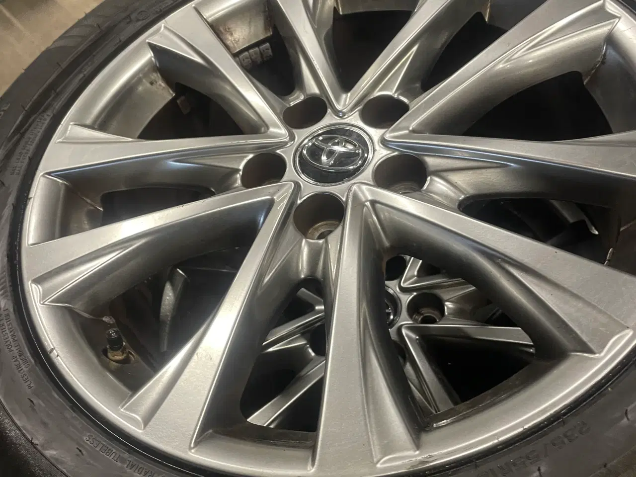 Billede 1 - 4 stk originale toyota fælge og 1 stk nødhjul 18”