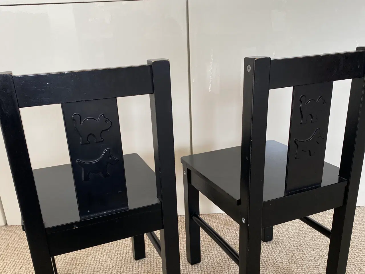 Billede 1 - 2 stk Ikea børnestole Kritter i sort træ
