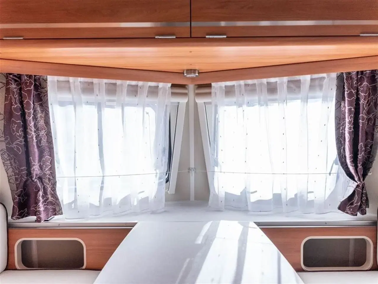 Billede 5 - 2019 - Hymer Eriba Touring Troll 535 GT   Yderst velholdt vogn med hævetag og meget udstyr