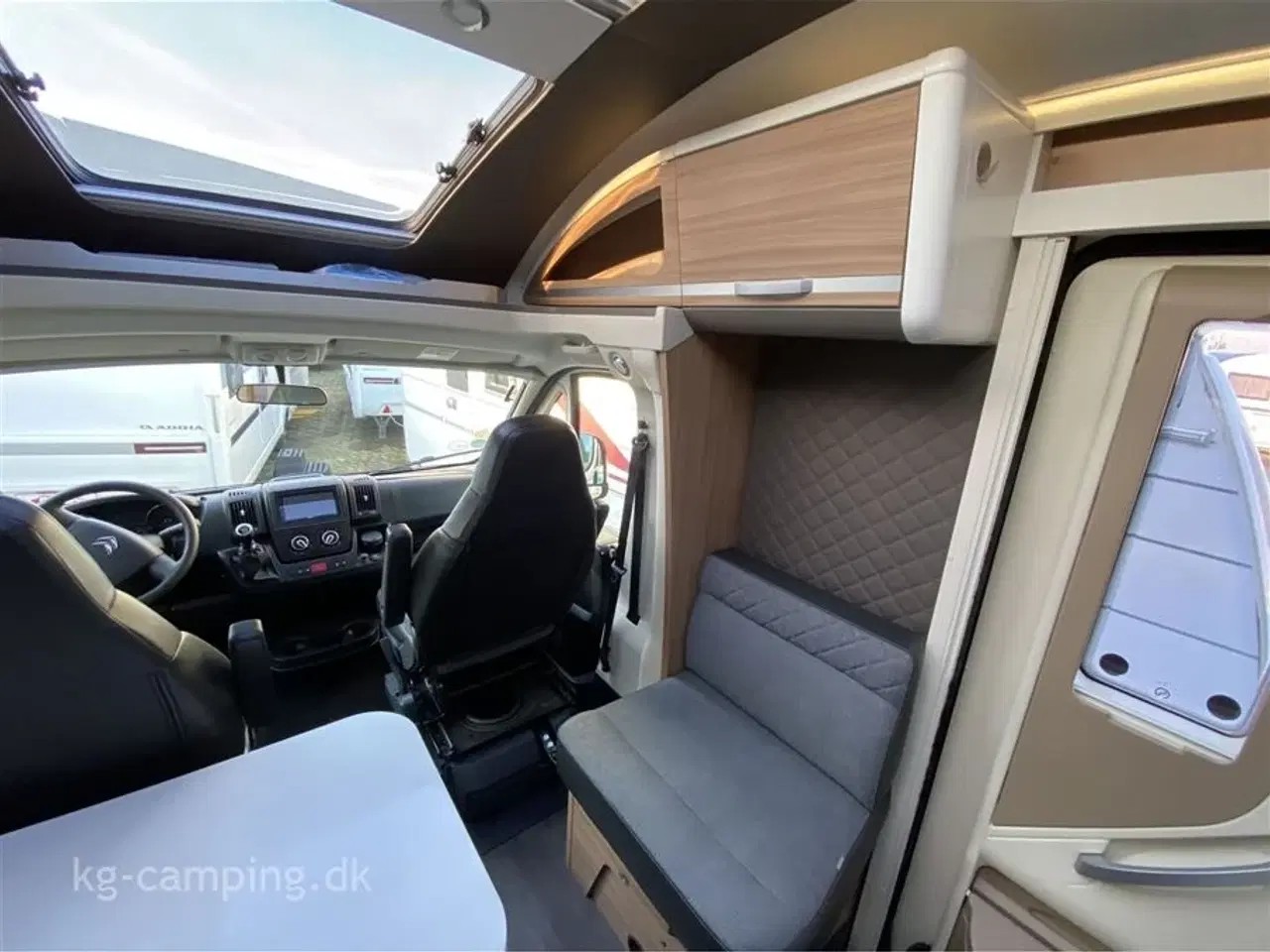 Billede 12 - 2020 - Adria Coral AXESS 670 SL VELHOLDT Adria Coral Axcess 67 SL