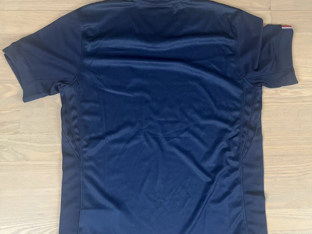 Billede 2 - Psg fodbold trøje 