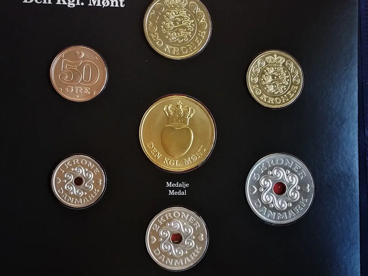Billede 1 - DET KGL MØNTSÆT 2013 med Frederik VIII Monogram