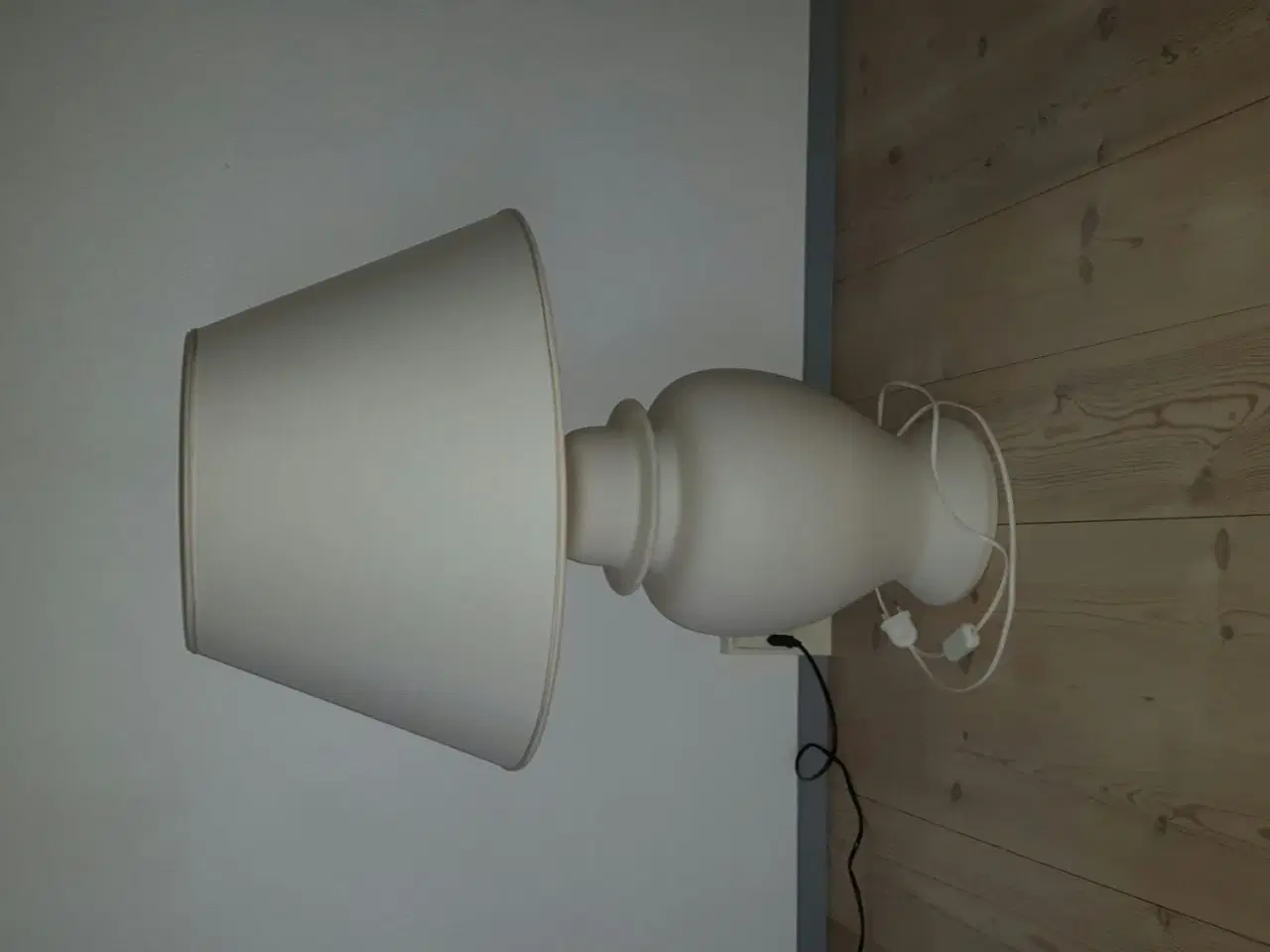 Billede 1 - Bordlampe med skærm