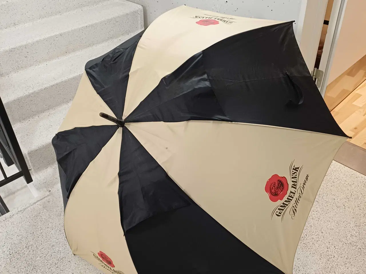 Billede 2 - Paraply Gammel Dansk stormsikret