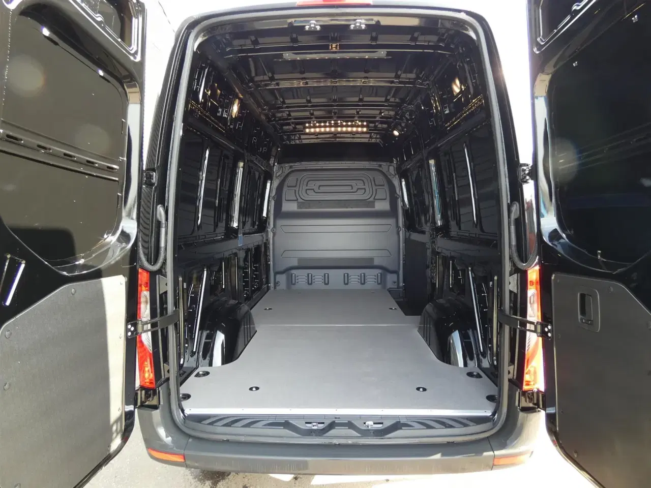 Billede 8 - Mercedes-Benz Sprinter 317 2,0 CDI A2 H2 RWD 9G-Tronic 170HK Van Aut.