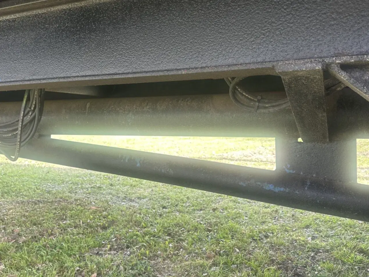 Billede 10 - Scania 12 meter halmvogn med hydraulisk ræk.
