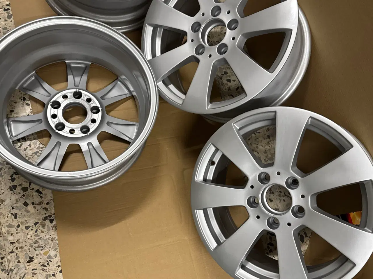 Billede 4 - Originale Mercedes alufælge 16– A2044011702 – 5x11