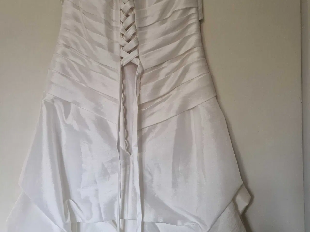 Billede 3 - Konfirmationskjoler 2 stk