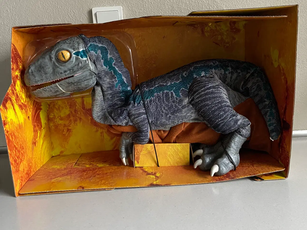 Billede 5 - Jurassic world real baby- blue