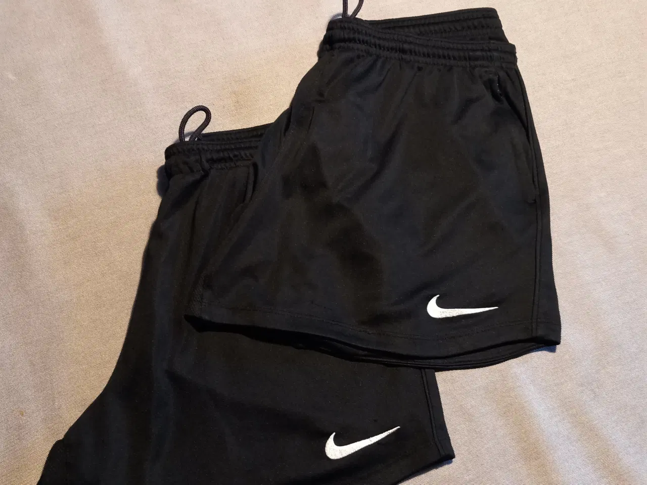 Billede 1 - Nike shorts str M 