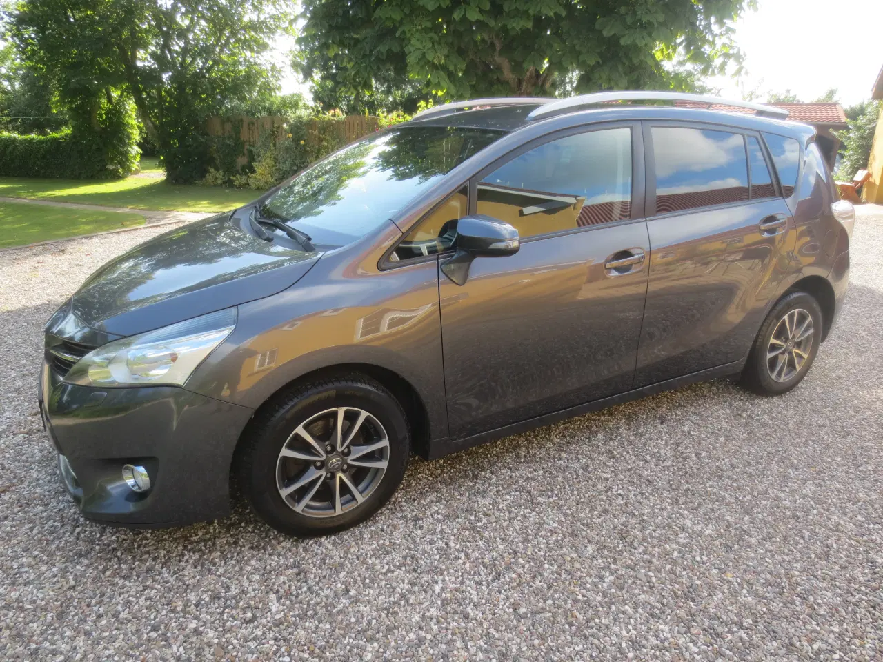 Billede 10 - Toyota Verso 1.6 D 7 Pers År 2014. 
