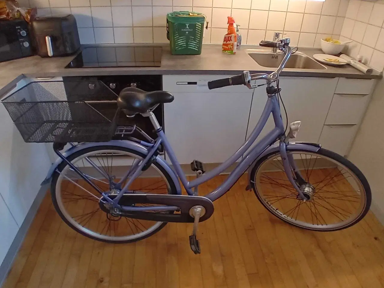 Billede 4 - Batavus damecykel flot stand 53 cm stel størrelse.