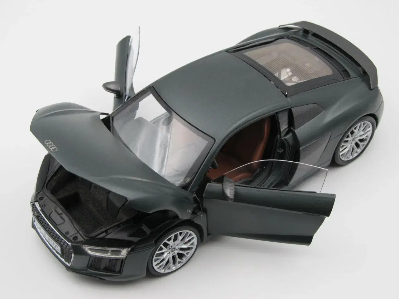 Billede 4 - 2016 Audi R8 V10 Plus Coupé 1:18 Dealer Edition