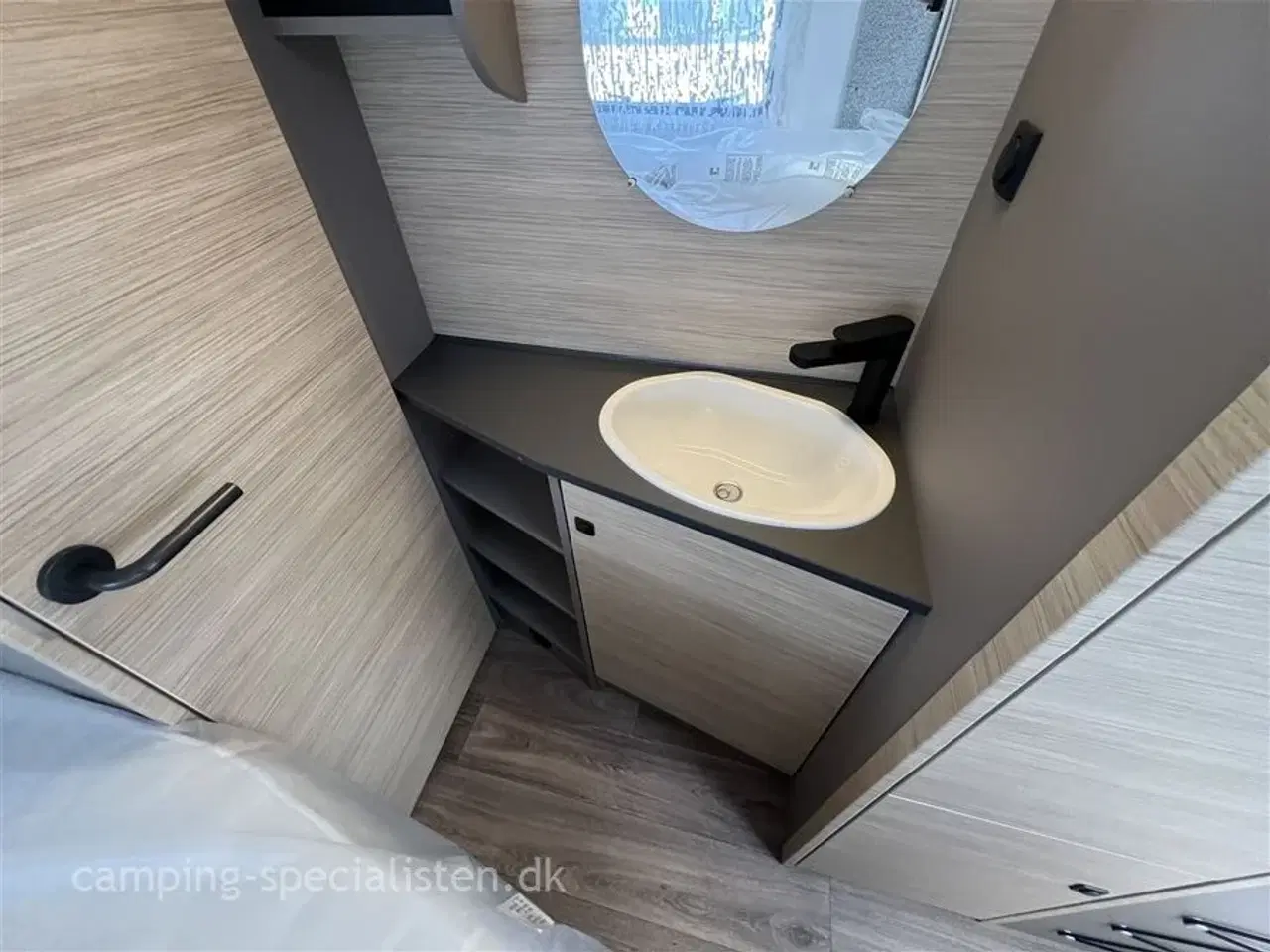 Billede 9 - 2026 - Fendt NEXT 380   2026 Fendt Next 380 - se den nu hos Camping-Specialisten i Silkeborg