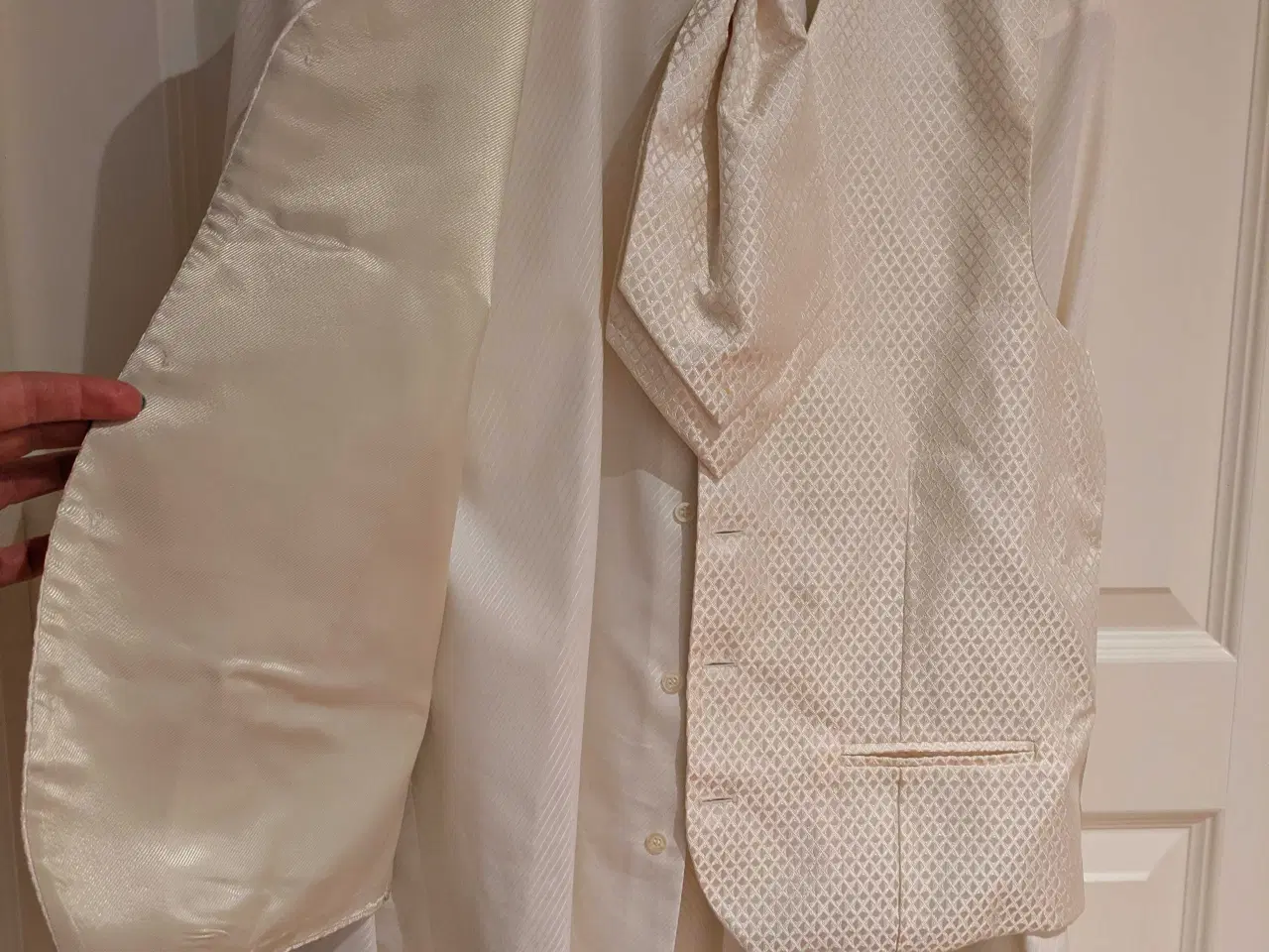 Billede 2 - Meget pænt brudgom-sæt