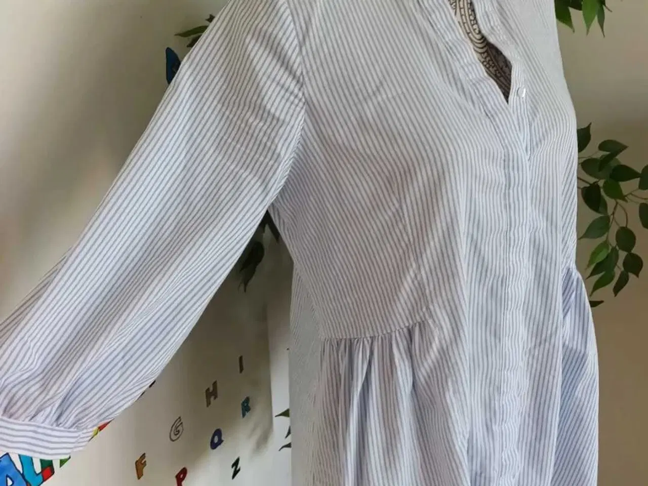 Billede 3 - Skjorte. Vero Moda. Medium/38