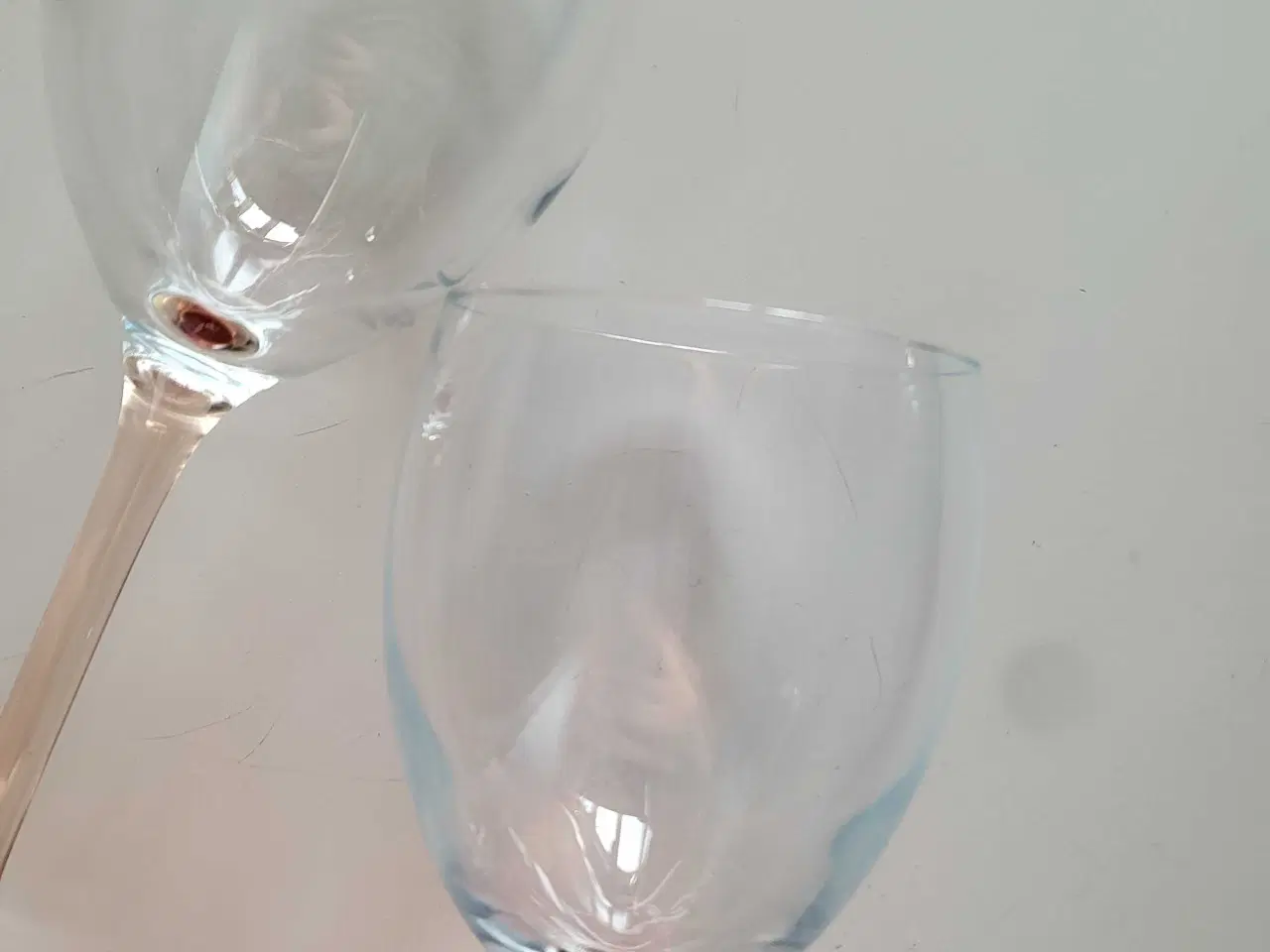 Billede 4 - Lyserød Luminarc vinglas