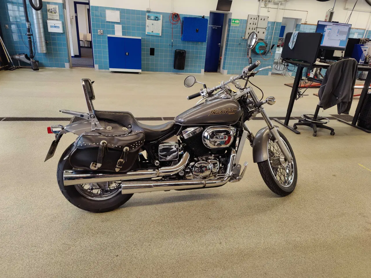 Billede 1 - Honda VT 750 Black widow